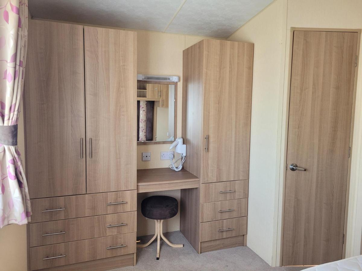 6 Berth On The Grange Central Heated Apartamento Ingoldmells Exterior foto