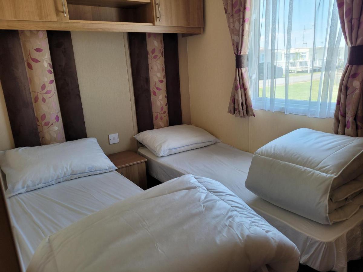 6 Berth On The Grange Central Heated Apartamento Ingoldmells Exterior foto