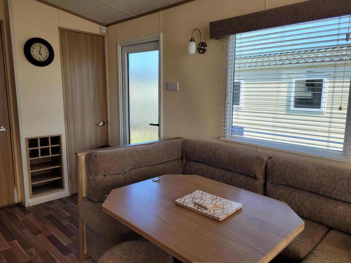 6 Berth On The Grange Central Heated Apartamento Ingoldmells Exterior foto