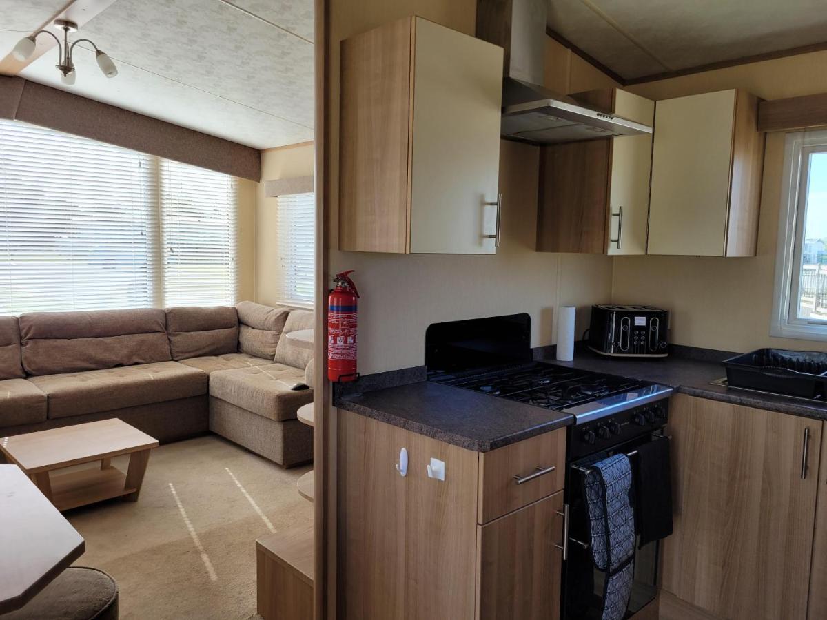 6 Berth On The Grange Central Heated Apartamento Ingoldmells Exterior foto