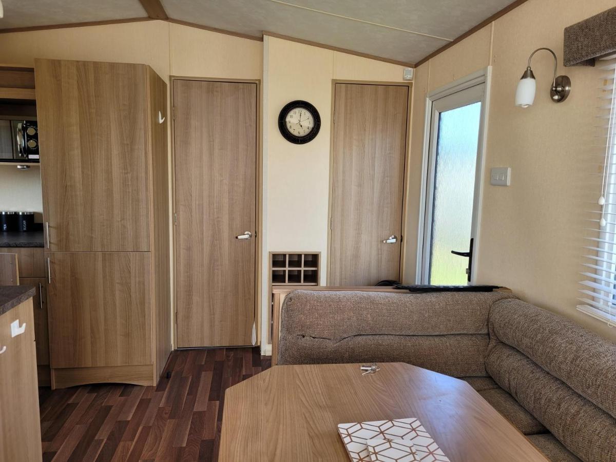 6 Berth On The Grange Central Heated Apartamento Ingoldmells Exterior foto