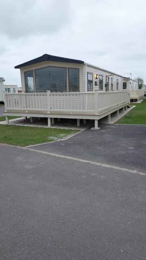 6 Berth On The Grange Central Heated Apartamento Ingoldmells Exterior foto