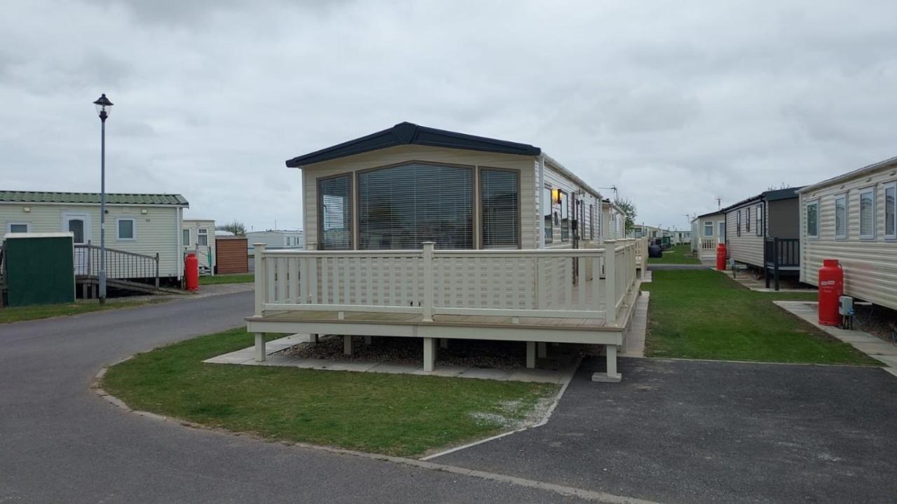 6 Berth On The Grange Central Heated Apartamento Ingoldmells Exterior foto