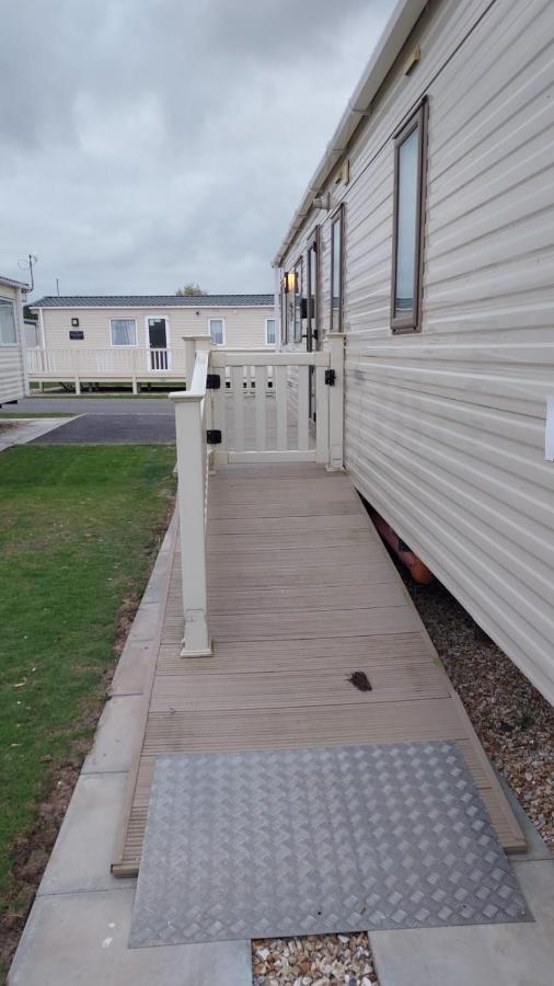 6 Berth On The Grange Central Heated Apartamento Ingoldmells Exterior foto